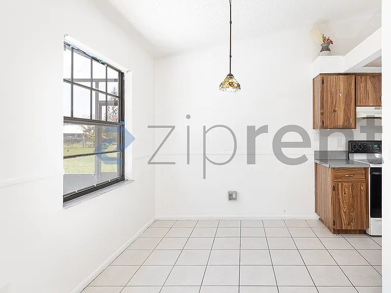 2251 SE Rainier Rd — Photo 7