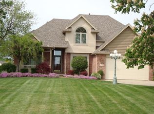 4337 Pickle Rd, Oregon, OH 43616