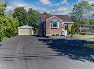 34 Russell Rd, Colonie, NY 12205