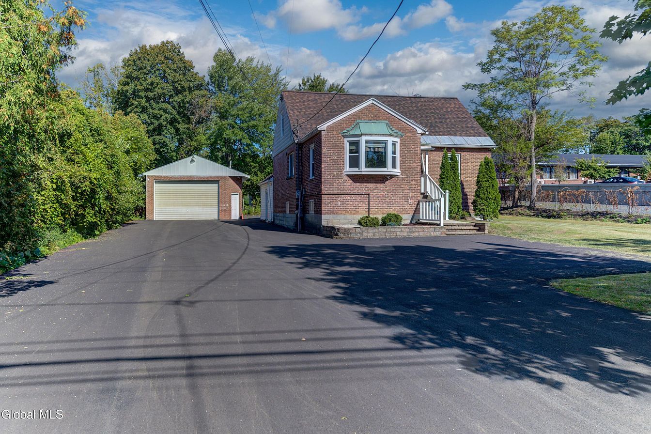 1st image of 34 Russell Road