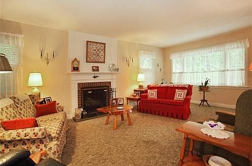 2nd image of 1184 Kearney Dr