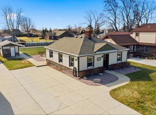 38310 Huron Pointe Dr, Harrison Township, MI