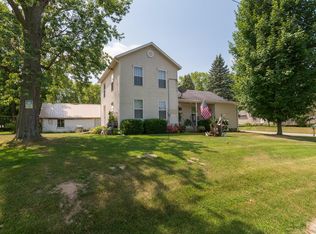 602 E Walnut St, Stanton, MI 48888