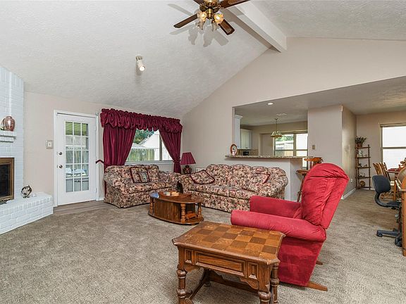 3rd image of 1134 Maple Creek Dr