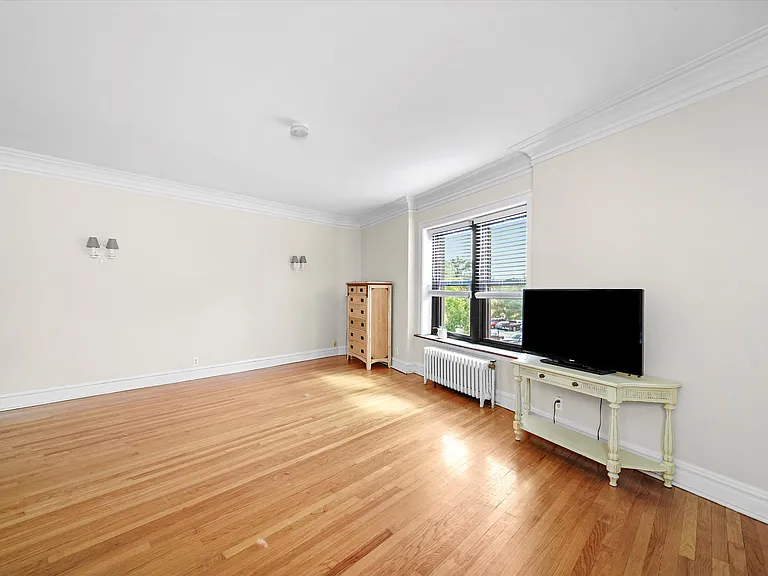 30 Lawton Rd #3 — Photo 2
