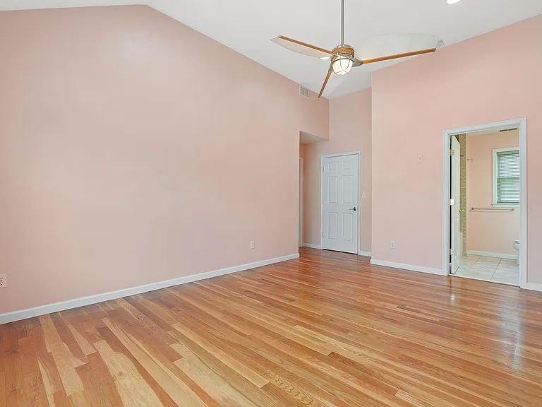 13 Humphrey Ave #1 — Photo 23