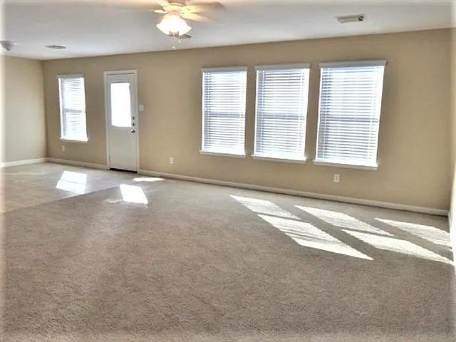 16311 Hayesford Ln — Photo 7