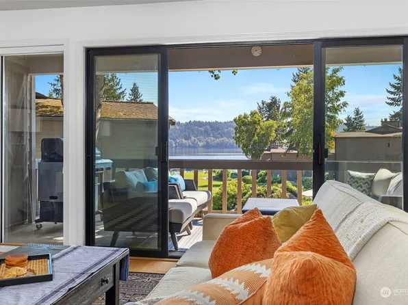 17466 NE 40th Place #F3, Redmond, WA 98052