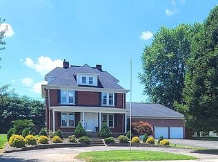 402 Poplar Ave, Williamstown, WV 26187