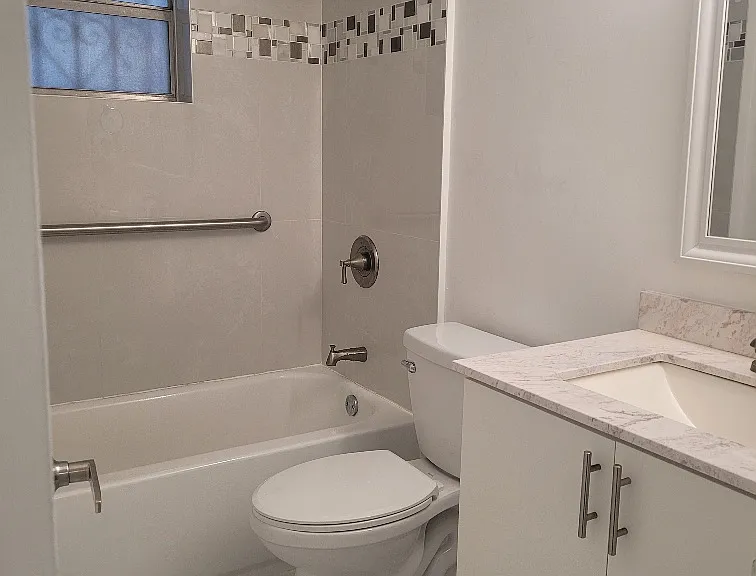 2460 SW 18th Ave #1111 — Photo 10