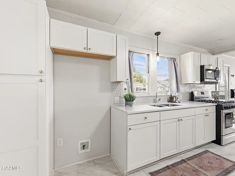 127 Woodrow St — Photo 7