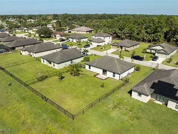 3rd image of 720 Evening Shade Ln