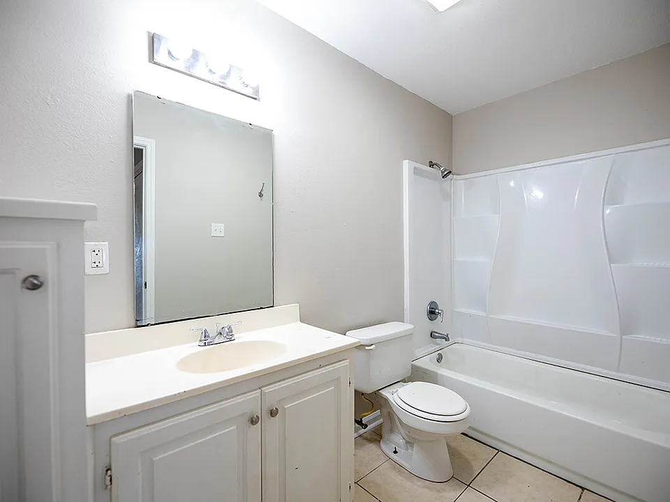 883A-SISTRUNK-bathroom2_01162025