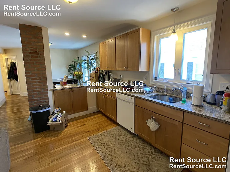 80 Ten Hills Rd — Photo 3