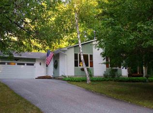 08190 Charlevoix View Dr, Charlevoix, MI 49720