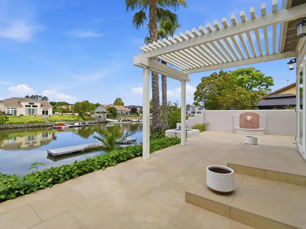 33 Peninsula Court, Napa, CA 94559