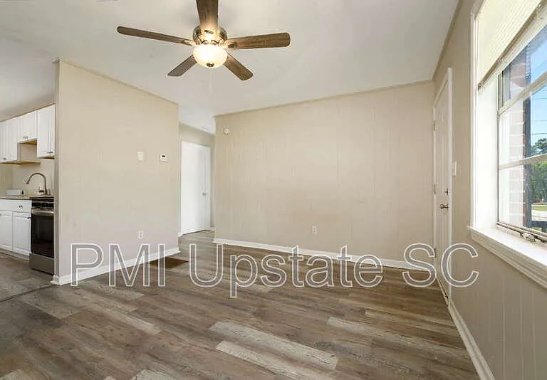 700 Brook St #3 — Photo 5