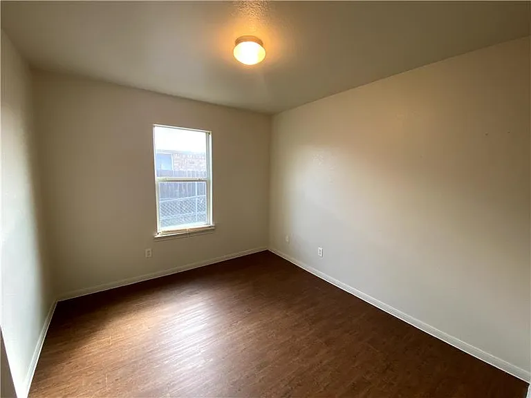 601 Bermuda #B — Photo 8