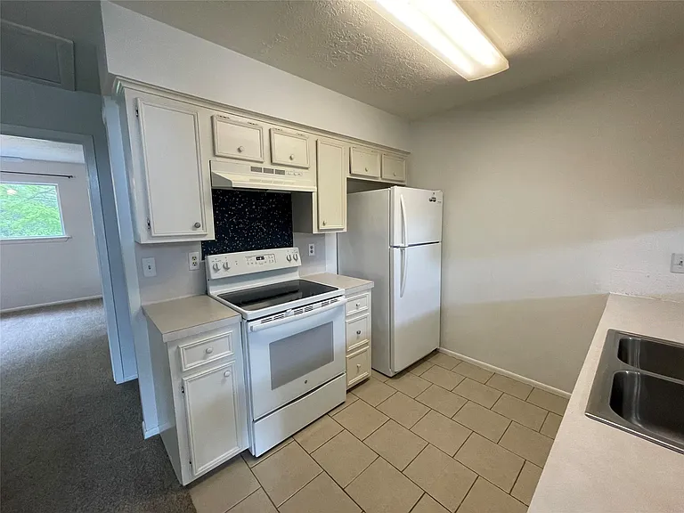 2 Thunderbird Dr #A — Photo 14