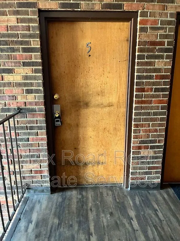 2 bed, 1.0 bath, $795 — Photo 3