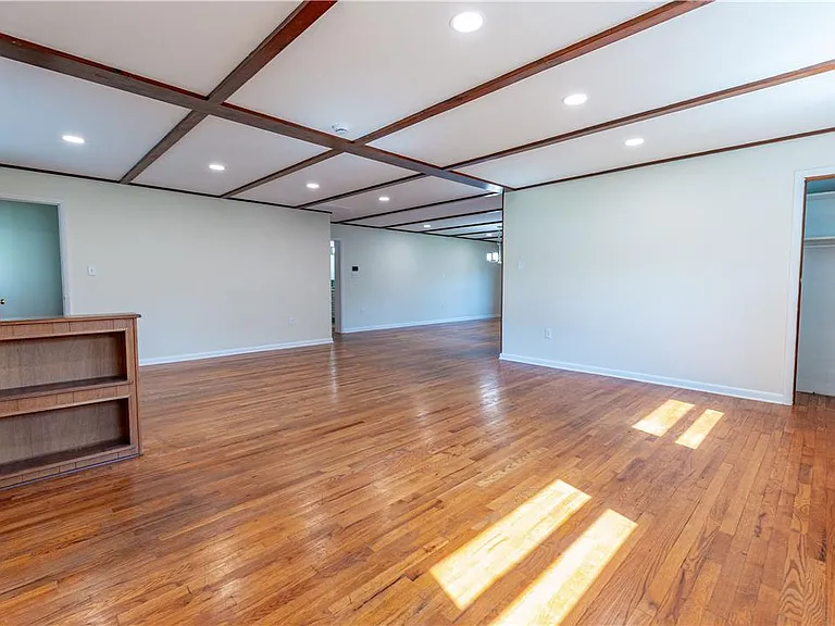 6350 Robin Ln — Photo 5