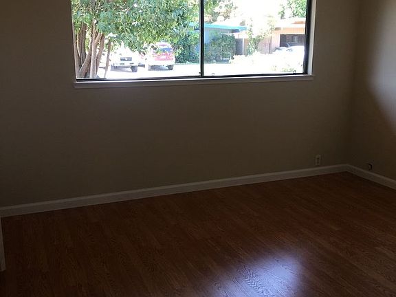 5th image of 904 Del Oro Pl
