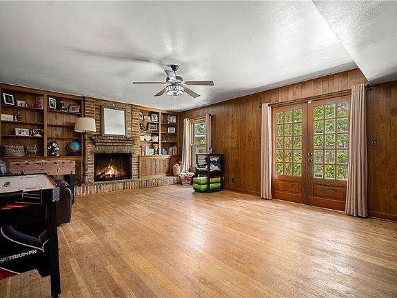 2nd image of 4530 Kingsway Dr