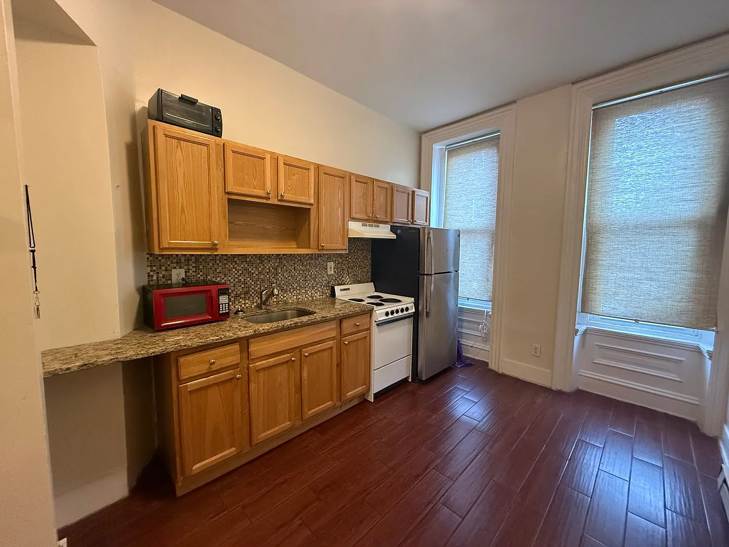 1819 W Oxford St — Photo 1