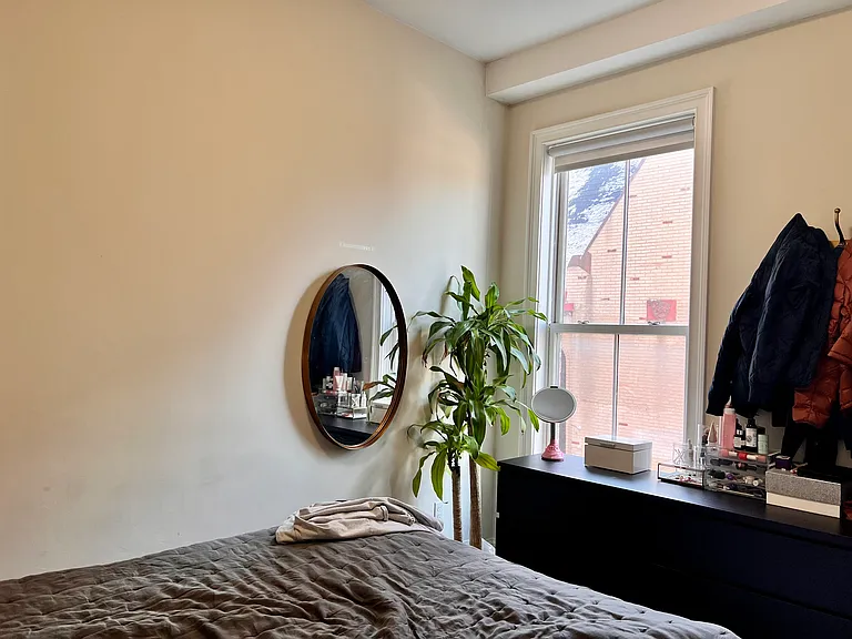 1902 Washington St #5 — Photo 4