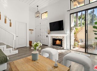 23461 Park Sorrento, Calabasas, CA 91302