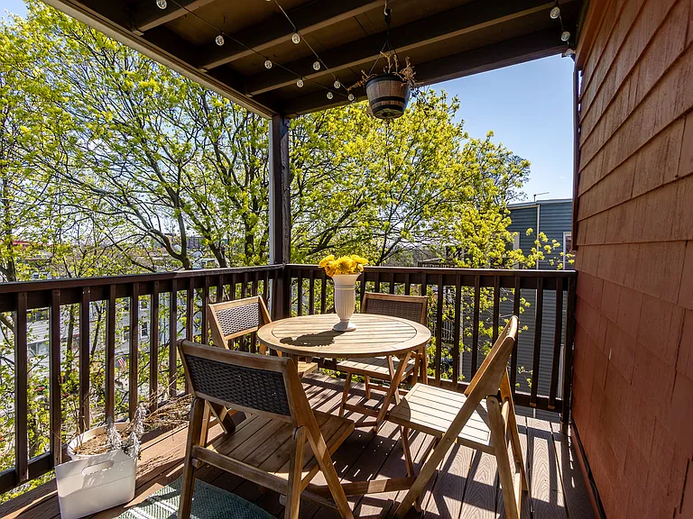 498 Sumner St #3 — Photo 41