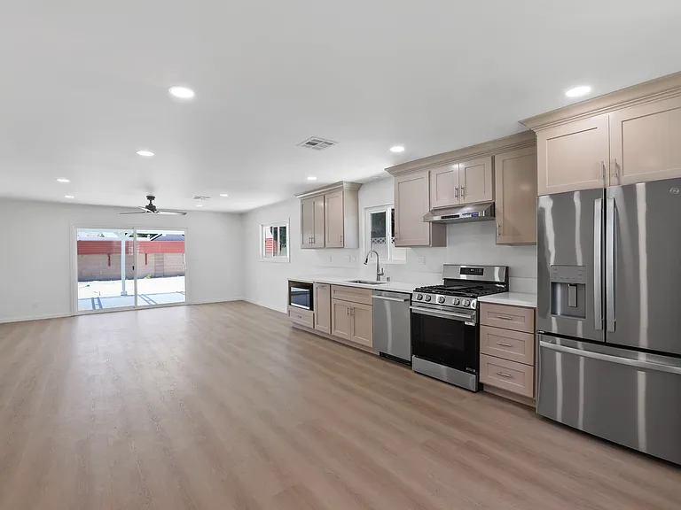 13871 Ward St — Photo 7
