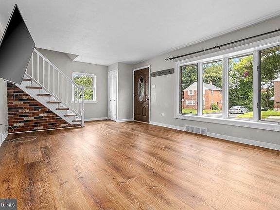 3rd image of 414 Dalmas Ave