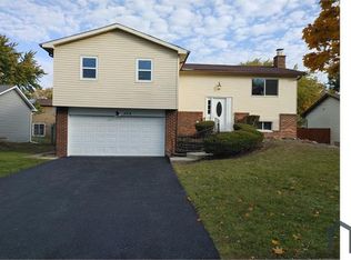 354 Thistle Dr, Bolingbrook, IL 60490