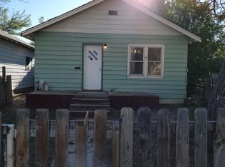 908 8th St, Rawlins, WY 82301