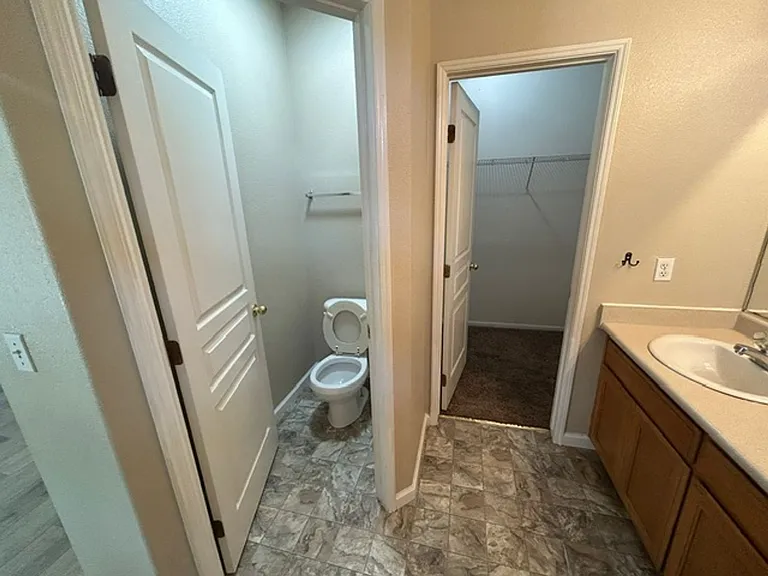 814 W James Ct — Photo 12