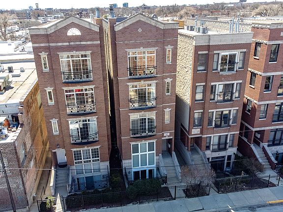 2nd image of 2625 W Belmont Ave Unit 4