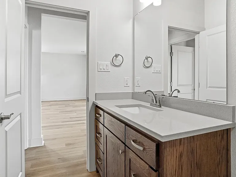 309 Railroad Ave — Photo 22