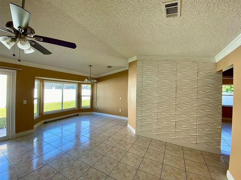 880 Nelson Dr — Photo 10