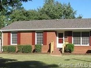 1437 Woodhill Ln, Charlotte, NC 28205