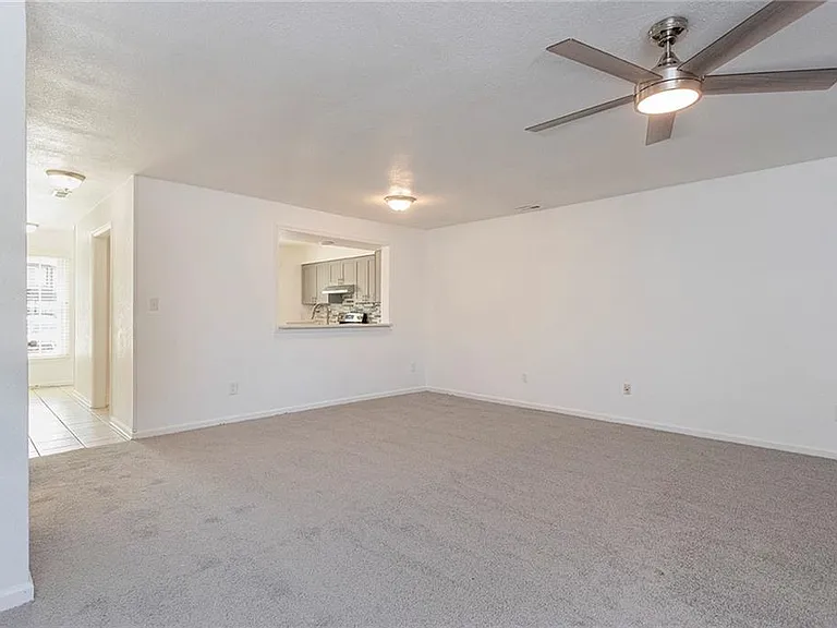 5684 Campus Dr — Photo 7