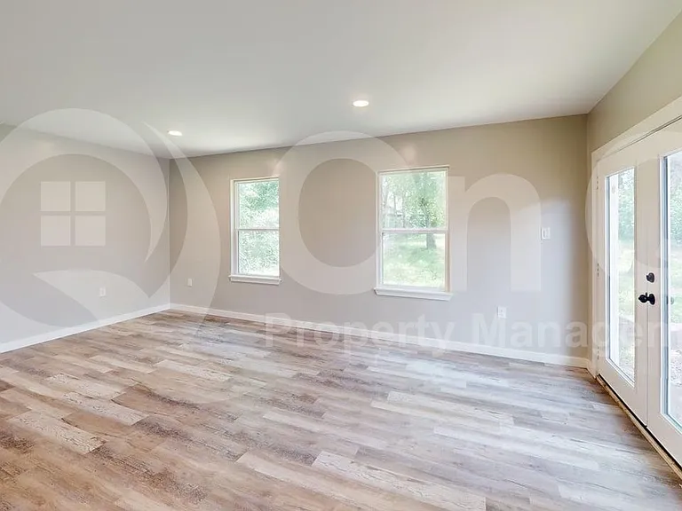 4320 Live Oak Dr — Photo 18
