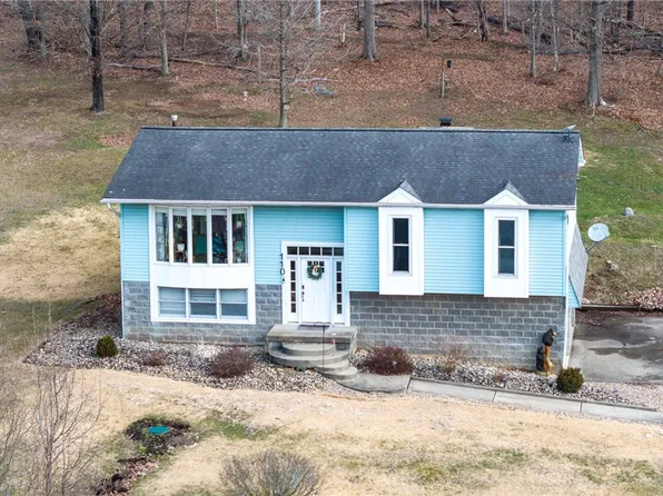 110 Sugar Camp Rd, Waynesburg, PA 15370