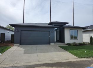 658 Magnolia Ave, Woodburn, OR