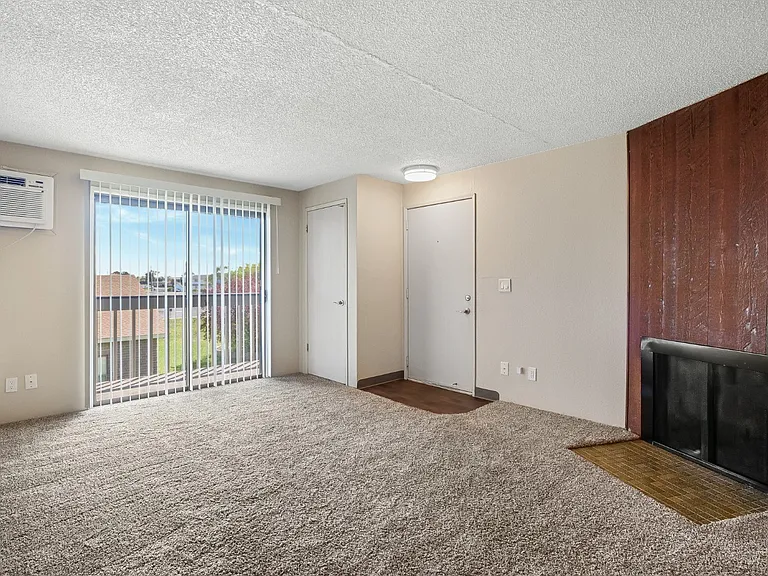 The Lakes Apartments — Photo 56