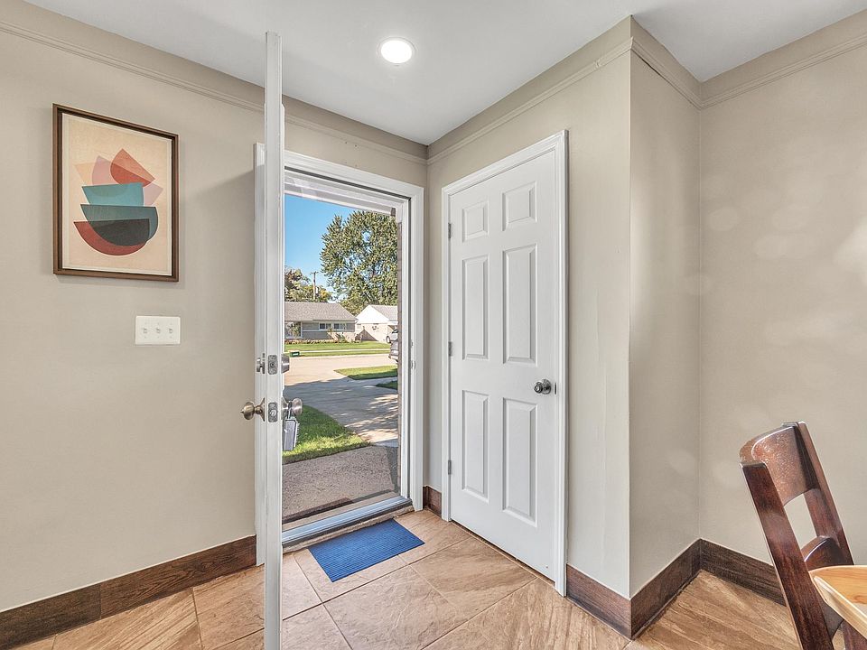 1st image of 25468 Miracle Dr