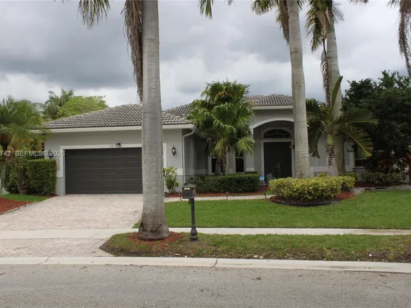 870 Reflection Ln, Fort Lauderdale, FL 33327