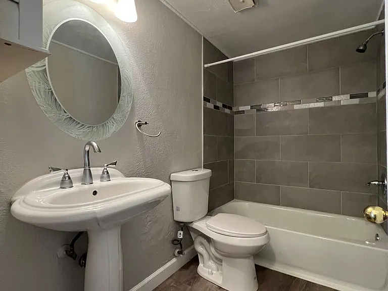 2443 Duke Ln — Photo 17