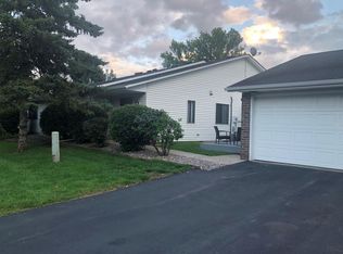 9393 Ranchview Ln N, Maple Grove, MN 55369