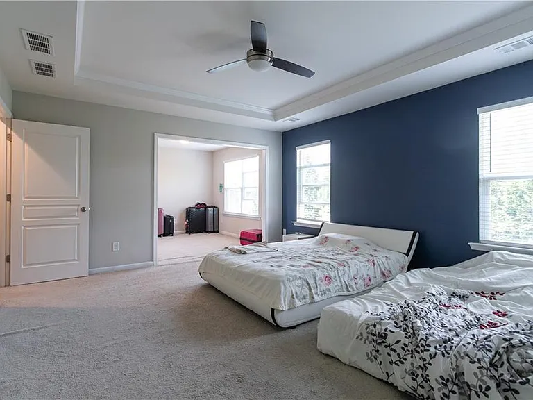302 Pebblestone Ln — Photo 25